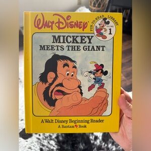 Walt Disney Mickey Meets The Giant Book 1986